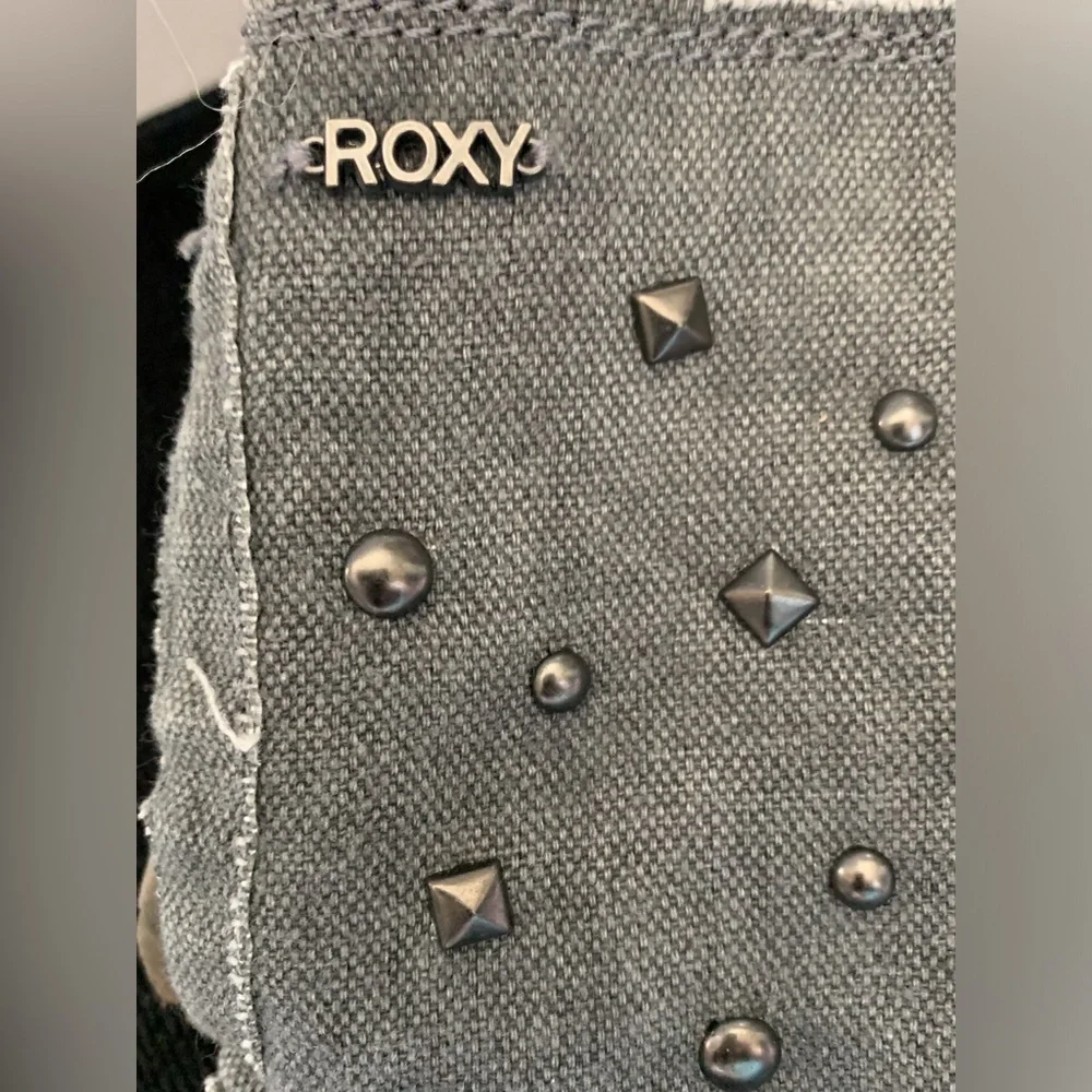 Roxy Women's Gray Canvas Lace-Up Boots with Pink Floral Lining - Picture 5 of 7